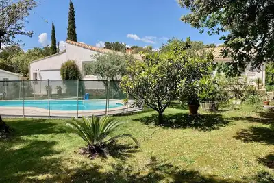 Image de Maison sous les pins avec piscine privée, à 10 min de Carcassonne