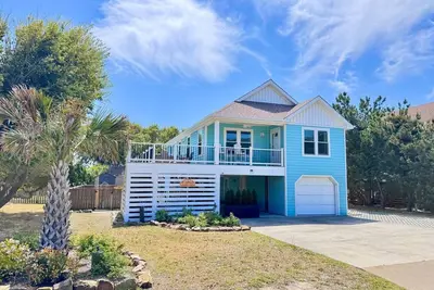 Image de Somewhere On A Beach • Private Pool • Hot Tub • Game Room • Fire Pit