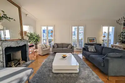 Image de Familial apartment - Elysées district 110 M2, 3 Bdr, 2 Ba
