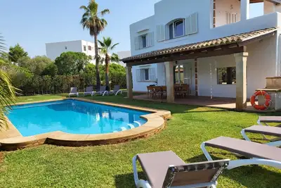 Image de Beautiful Villa in Cala D'or with big garden, large pool and bbq for max 8 people