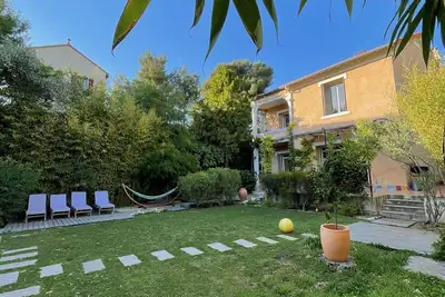 Image de Loue grande maison ensoleillée avec jardin et piscine à Beaumont(marseille13012)