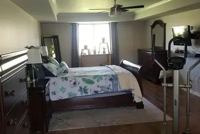 Image de Family size Home with Firepit & Deck. Close to Prince Edward County