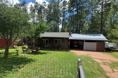 Quiet cabin nestled under Mogollon Rim