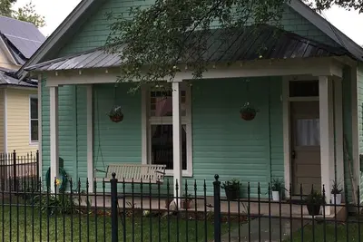 Image de Cozy Cottage Short Walk Across Animas River to Downtown Durango