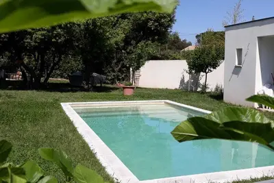 Image de Comfortable, air-conditioned villa with swimming pool 5 km from Avignon