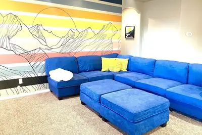 Image de Top Rated! Bring the kids, Big backyard! Sleeps 12. Fast Wifi.