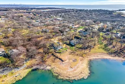 Modern Lakefront Loft Retreat ~ Private Beach & Water Toys