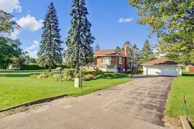 Image de Peaceful & Cozy 3 Bedroom House In Newcastle, On