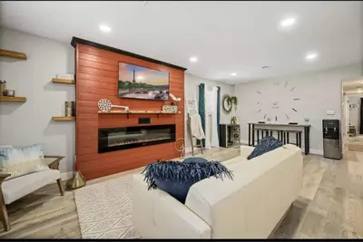 Image de Strawberry 3bd 1ba Suite W/Fireplace & W/D close to local hospitals and downtown