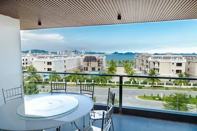 Image de Modern 7-bedroom apartment with seaview balcony