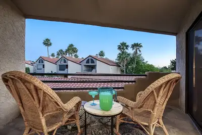 Image de Scottsdale - Boho Cactus Condo - Newly Renovated!