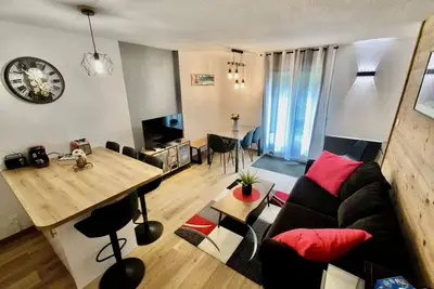 Image de Haute-Savoie À Samoëns Appart- T3 Rdc 4\/6 Pers- 2 Swimming pools, sauna, gym.