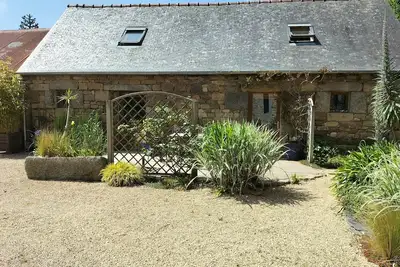 Image de Maison en pierres rénovée, Plouzelambre, Côtes d'Armor