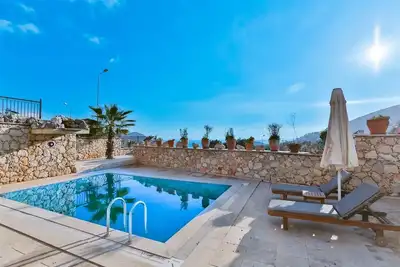 Villa Louise – Stylish 4 Bedroom with Private Pool