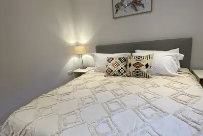 Image de Newly renovated upside down lodge on Castle estate
