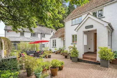 Image de 4 chambres à coucher à near Abergavenny & Crickhowell