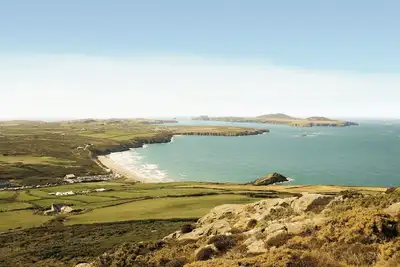 Image de 6 chambres à coucher à Whitesands