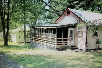 Image de Adorable Cottage Ny minutes from train to city