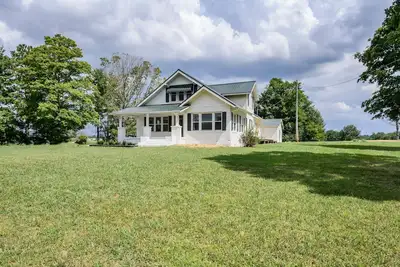 Image de Beautiful And Spacious Fully Renovated Farmhouse