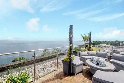 Image de 6 chambres à coucher à Torquay