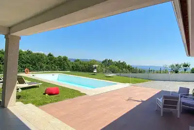 Image de 4 bedroom private vacation home in sã£o miguel do prado