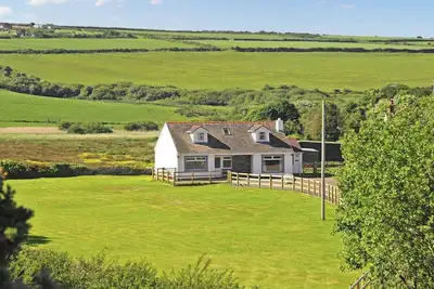 Image de 4 chambres à coucher à Llanhrian, nr Haverfordwest