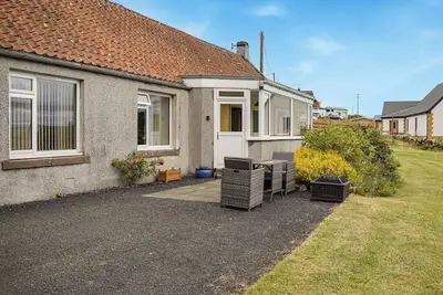 Beautiful and spacious farm cottage, with amazing views over the fields.