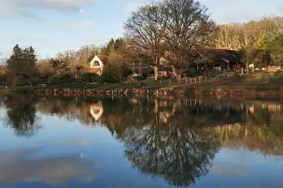 Image de Les gites du Gué Rabot, piscine intérieure chauffée, salle de sports, tennis