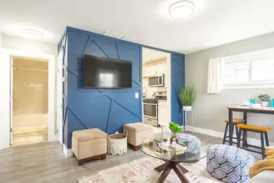 Image de Cozy Chic House 3 Bdrm/1. 5 Bath 📍 10 min to Detroit