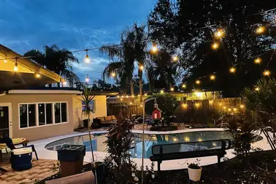Image de Gorgeous Upscale 3/2 home with Pool. 9 minutes from Honey Moon Island