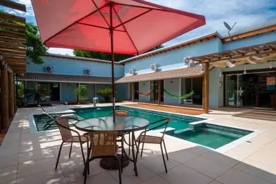 Image de High standard villa with 6 suites and beach tennis court for friends and family!