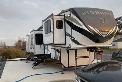 Image de Waterfront Rv Site W/ Launch Near Cocodrie / Pointe Aux Chein/Houma