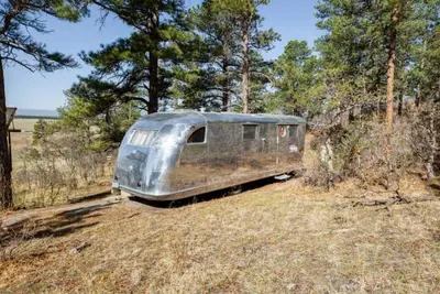 Image de Spartan Manor 1947 Off Grid and under the stars