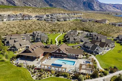 Image de 4 Bedroom Cottage on Osoyoos Lake - Private Beach and Clubhouse