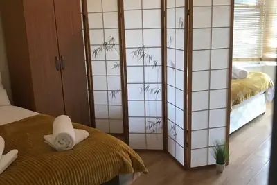 Image de 4 Bedroom, 8 bed apartment, Free parking