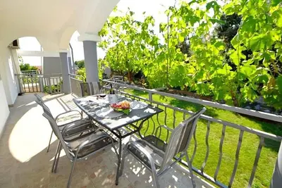 Appartement de deux chambres avec la terrasse Pakostane, Biograd (A-14054-c)