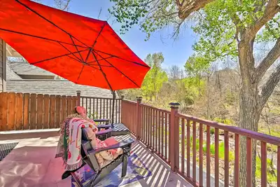 Image de Riverside Tree House Suite w/ Balcony & Grill