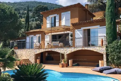 Image de Villa avec piscine, jacuzzi et vue mer à Cavalaire