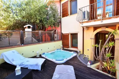 Image de Appartement de vacances 'Luxury Guesthouse Pula' avec jardin, 2 terrasses et Wi-Fi.