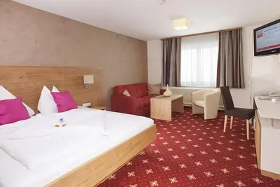 Familienzimmer mit Dusche, Wc - Haus Central