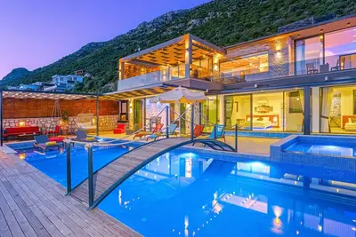 Villa for 6, Outdoor & Heated indoor pool, Sauna, Total Privacy