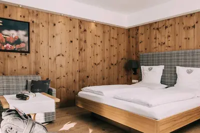 Family room Swiss stone pine 4-6 nights - Hotel Schwaigerhof