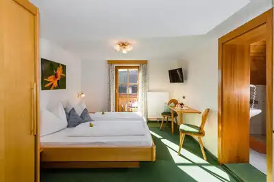 Double room with shower, Wc (short booking rate) - Linharterhof - Urlaub am