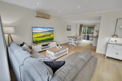 Image de Bliss by the Bay - Located along the beautiful Metung foreshore walks