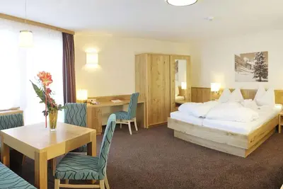 Image de Familienzimmer mit Dusche od. Bad, Wc - Panoramahotel Gürtl