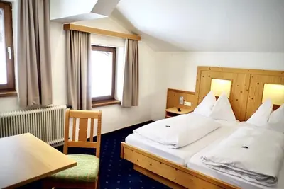 Image de Double room Scheichenspitz with shower, Wc - Hotel Berghof