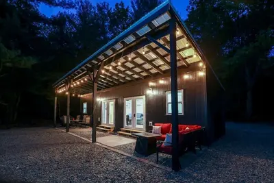 Image de Tiny House 2. 5 hrs Nyc and Boston Waterfront Wifi
