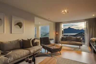 Image de Villa Ranui Hot Tub Free Parking Lake Views