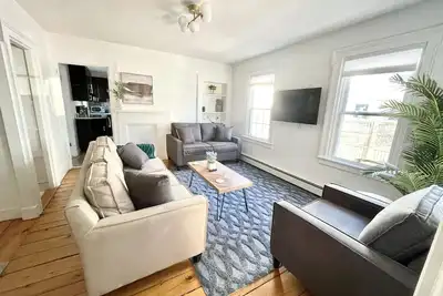 Image de Historical 1st Floor 3br Apt Brunswick @ Bowdoin