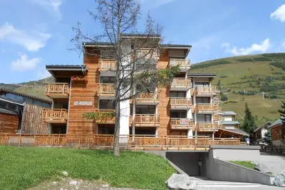 Image de À 100m des pistes de ski, Rez-de-chaussée, terrasse, parking, télévision, casier à ski, 30m²